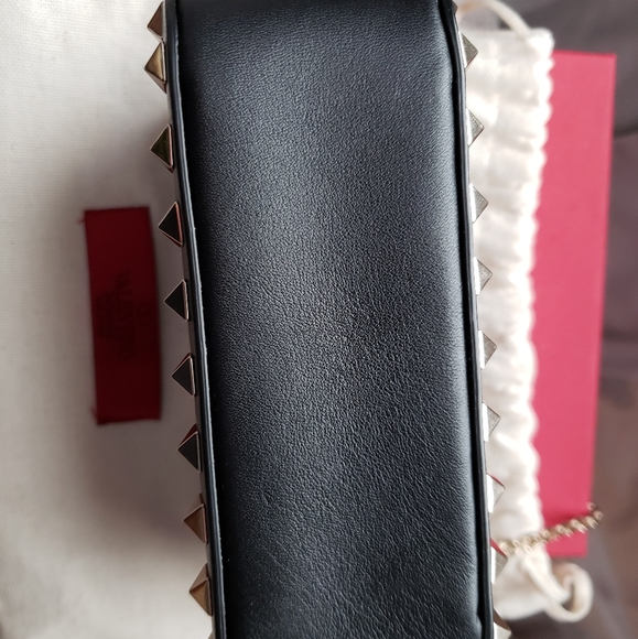 Valentino Garavani Rockstud Mini Camera Bag crossbody with chain - Picture 7 of 8